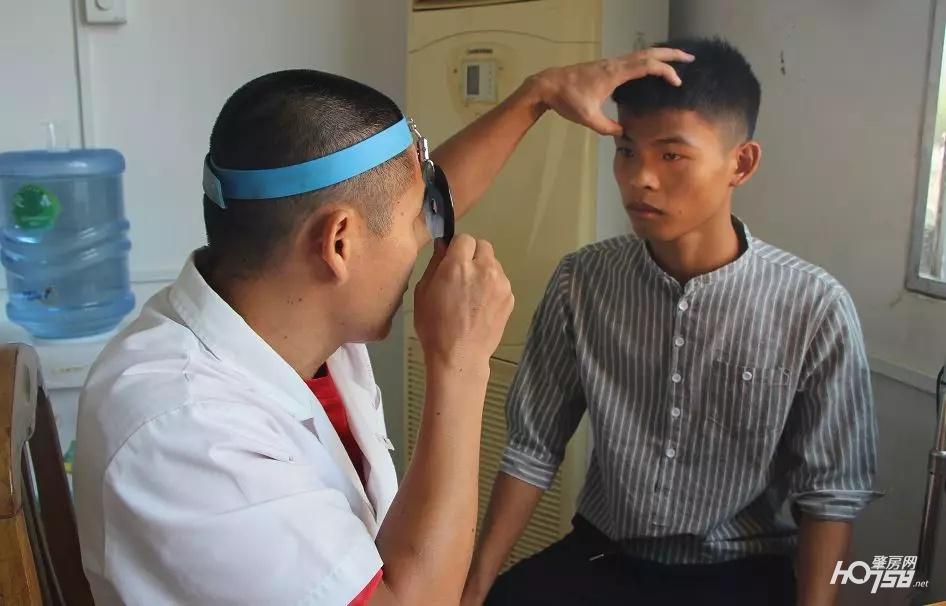 當兵視力矯正手術(shù)費用詳解，當兵視力矯正手術(shù)費用全解析